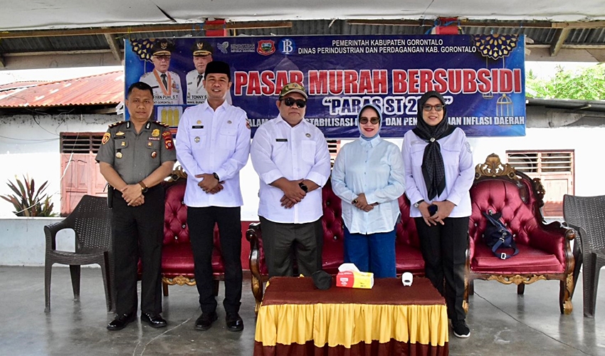 Program PARAS-ST, Sekda Sugondo Salurkan 1.000 Paket Bahan Pokok di Tabongo