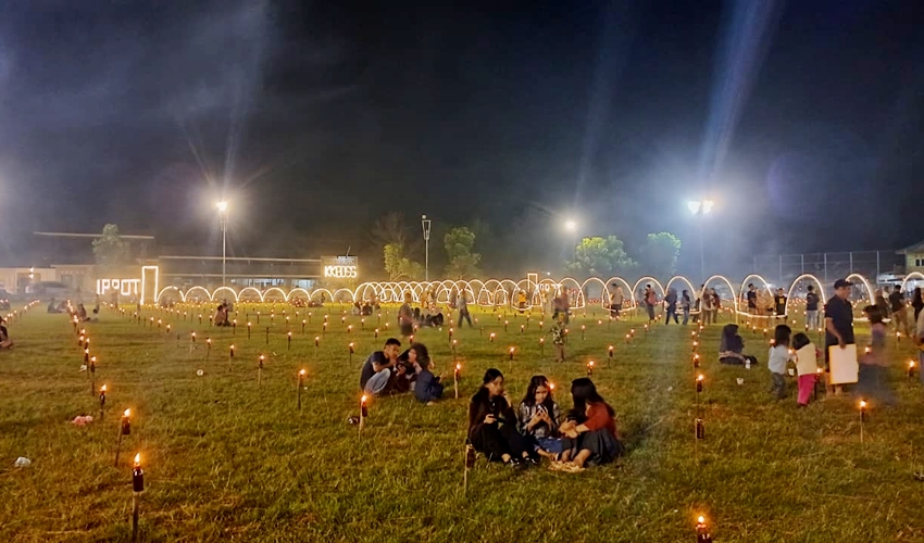 Ribuan Lampu Botol Terangi Lapangan IPPOT Saat Tumbilotohe