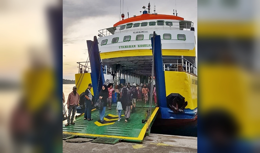 Suasana Mudik di Pelabuhan Ferry Gorontalo Mulai Ramai