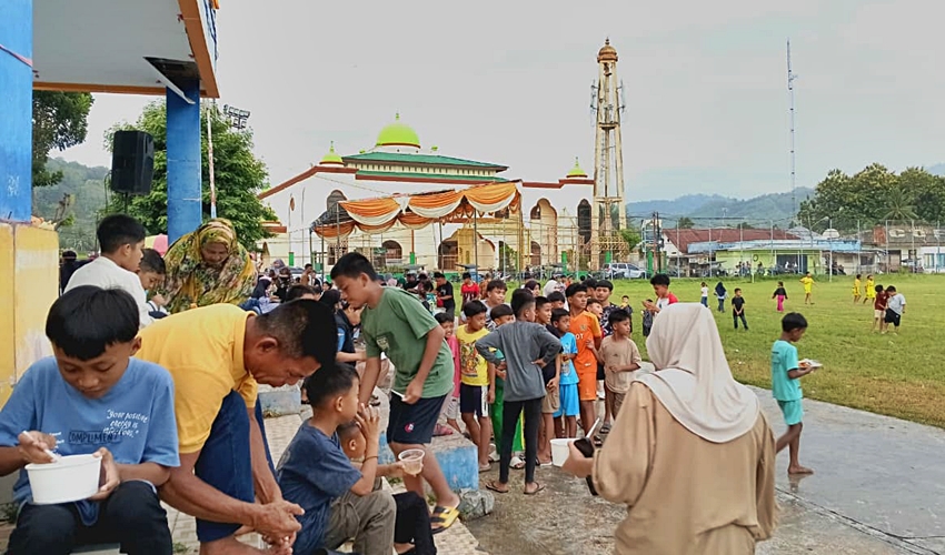 Tak Sekadar Merawat Tradisi, Festival Ketupat di Tapa Pererat Hubungan Antar Warga