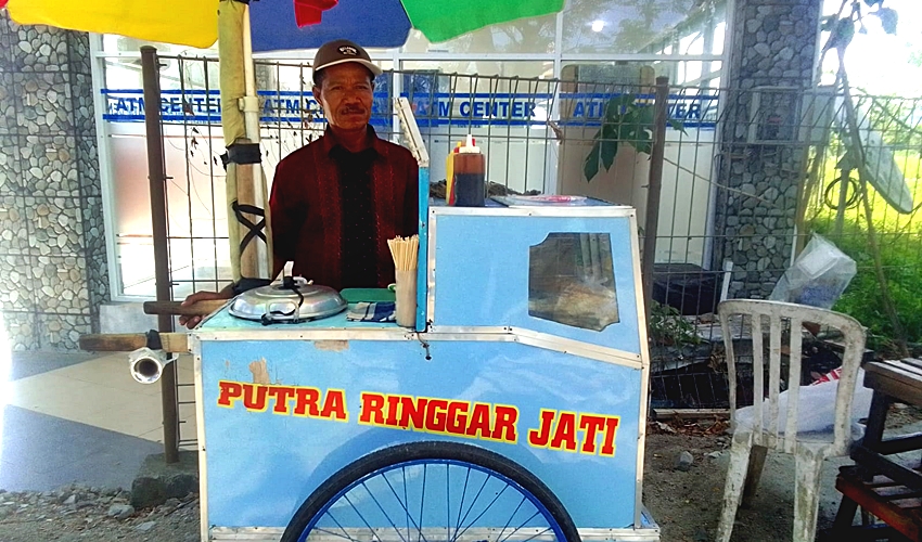 Dari Cianjur ke Suwawa_ Perjuangan Narna Menyambung Hidup Lewat Dagangan Siomay