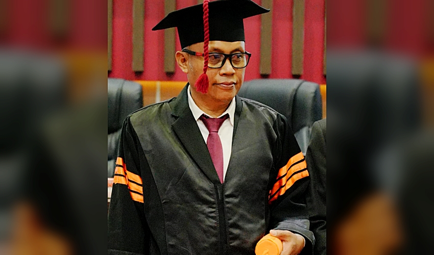 Dari Lapangan ke Disertasi_ Sophian Rahmola Raih Gelar Doktor, Bongkar Masalah Data Pemilih