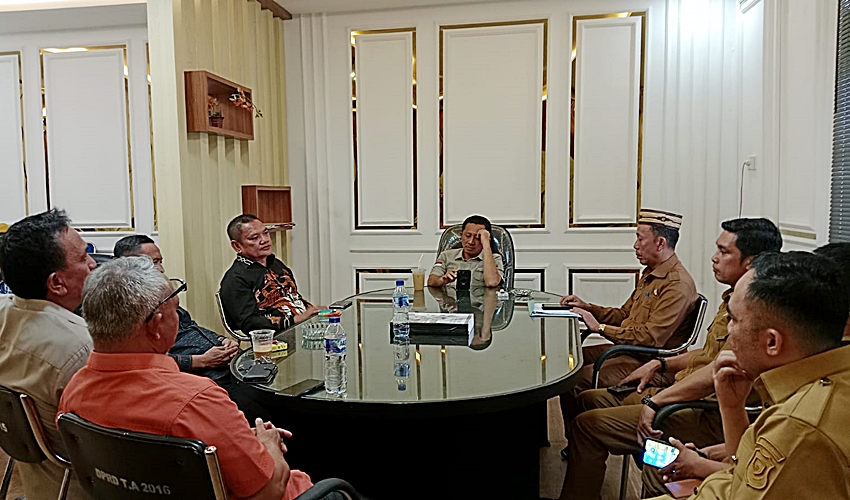 Iskandar Soroti Lemahnya Koordinasi OPD Kabgor, Gaji Penjaga Rumah Adat Nunggak Empat Bulan
