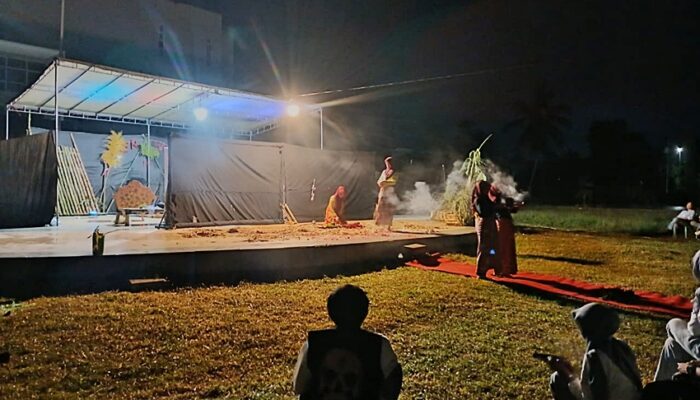 Teatrikal Langgu Tutup Bulan Sastra HMJ Bastrasia UNG