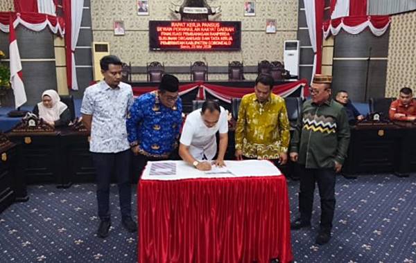 25 MEI DPRD Kabupaten Gorontalo Finalisasi Ranperda Perampingan OPD