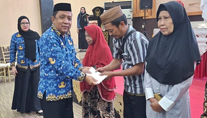 Bantu Pemkot Sejahterakan Warga, BAZNAS Gelontorkan Bantuan Rp 301 Juta