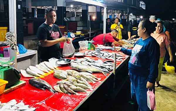 Cuaca Buruk Pengaruhi Pasokan, Harga Sejumlah Jenis Ikan di Gorontalo Berfluktuasi