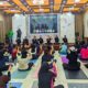 Gerakan Sehat dan Peduli, Yoga by Donation Bantu Pasukan Kuning di Gorontalo