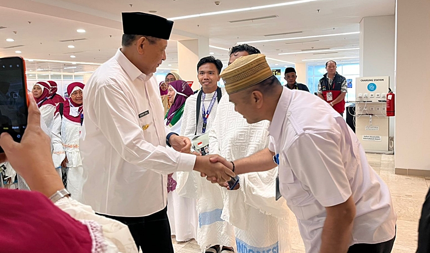 Gubernur Gusnar Antar JCH Gorontalo, Pesan Solidaritas dan Doa untuk Daerah