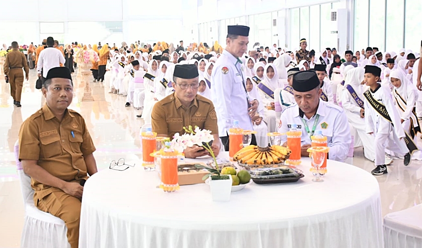 Hadiri Khatam Raya, Wabup Lahmuddin Ajak Semua Pihak Jaga Pendidikan dan Masa Depan Anak