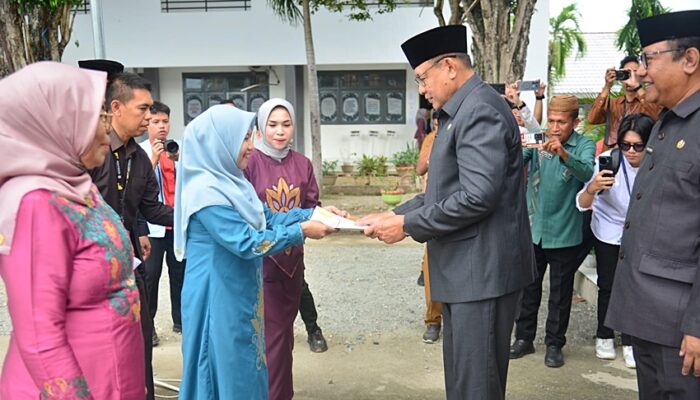 Hardiknas 2026, Gubernur Gusnar Tantang Guru Tak Kalah Cerdas dari AI
