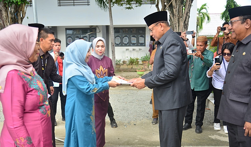 Hardiknas 2026, Gubernur Gusnar Tantang Guru Tak Kalah Cerdas dari AI