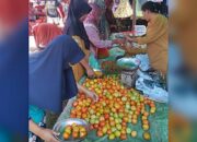 Harga Tomat Melambung di Pasar Meyambanga, Capai Rp. 24 Ribu per Kilogram