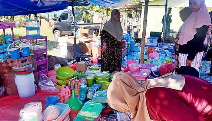 Lapak Serba Rp10 Ribu Jadi Primadona di Pasar Minggu Pilolahunga