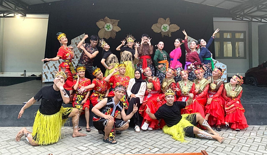 Mahasiswa Sendratasik UNG Tampilkan Ragam Budaya Nusantara dalam Ujian Praktik Tari