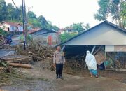 Pascabencana Banjir dan Longsor, Warga Huwata Gotong Royong Bersihkan Material