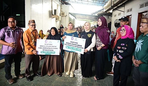 Pemprov Salurkan Bantuan Modal untuk Ratusan Pelaku UMKM di Kabgor dan Gorut