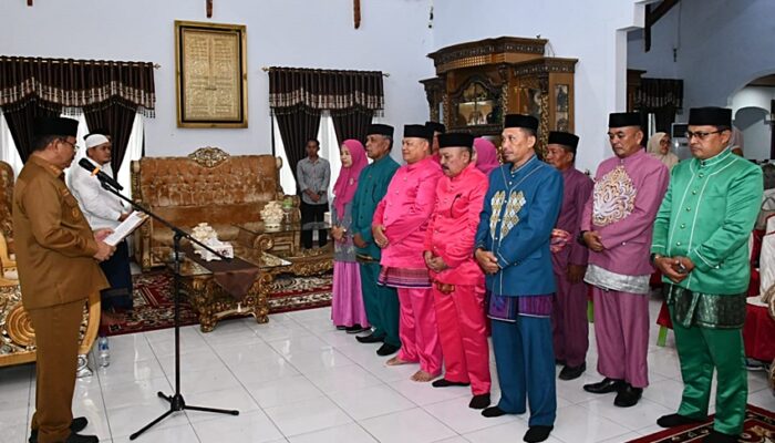 Pengurus Lembaga Adat Boalemo Dikukuhkan, Bupati Rum Tekankan Harmoni Adat dan Syariat