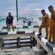 Perintah Gubernur Gusnar, Kepala DKP Turun Tinjau Ambruknya Fasilitas KNMP Leato