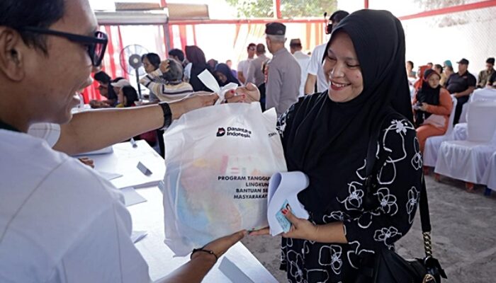 Pertamina Patra Niaga Hadir untuk Warga, 1.000 Paket Sembako Murah Disalurkan di Bitung
