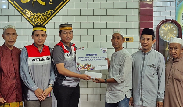 Pertamina Patra Niaga Salurkan Bansos untuk Masjid dan Panti Asuhan di Makassar
