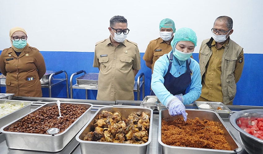 Sidak Subuh MBG, Wawali Indra dan Sekda Ismail Cek Kualitas Gizi dan Higienitas Dapur