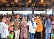 Wabup Boalemo Apresiasi Kepedulian Rusli Habibie dan Idah Syahidah ke Warga