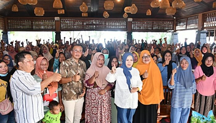 Wabup Boalemo Apresiasi Kepedulian Rusli Habibie dan Idah Syahidah ke Warga