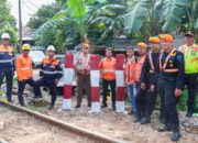 KAI Daop 1 Jakarta Bersama Pemangku Kepentingan Tutup Dua Perlintasan Liar, Perkuat Keselamatan Perjalanan Kereta Api