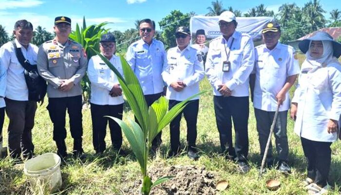 Bupati Sofyan Pimpin Tanam Serentak, Program Hilirisasi Perkebunan Mulai Digenjot di Kabgor
