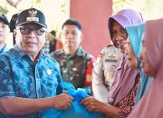 Bupati Sofyan Salurkan Bantuan 3.500 Paket Sembako dari Presiden RI