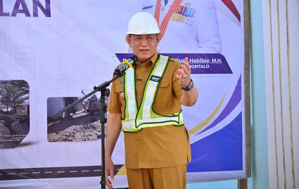 Gubernur Gusnar Ismail Tepati Janji, Perbaikan Jalan Mohiyolo-Lakeya Mulai Dikerjakan