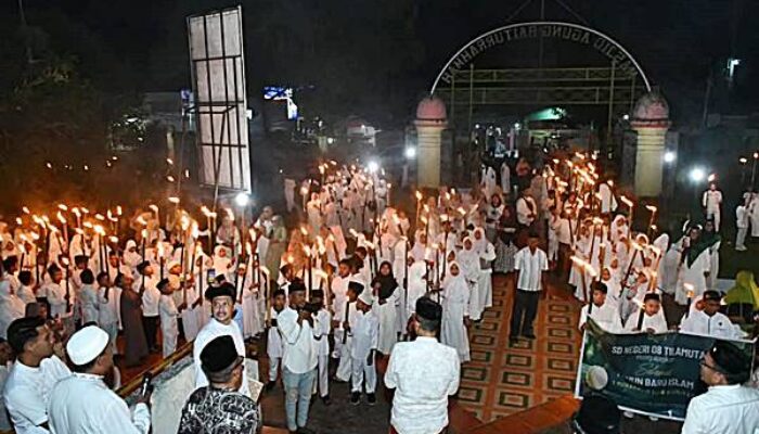 Pawai Obor Warnai Peringatan Tahun Baru Islam 1448 Hijriah di Boalemo