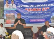 Perkuat Ekonomi Kerakyatan Lewat Bantuan 66 Gerobak UMKM