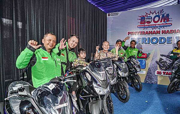 Pertamina Patra Niaga Serahkan 25 Motor untuk Mitra Ojol Pemenang Program BOOM