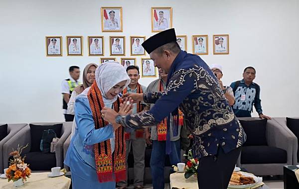 Pesona PENAS XVII_ Sambutan Adat Gorontalo Bikin Bupati Gayo Lues Terharu