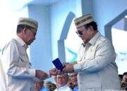 Prabowo Terima Lencana Emas dari KTNA, Simbol Dukungan Petani dan Nelayan Indonesia