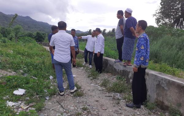 Tak Tunggu Lama, Adhan Respon Keluhan Warga Biawu-Biawao Terkait Eceng Gondok