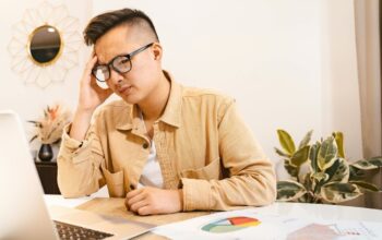 Dolar Menguat, Perlukah Memikirkan Ulang Rencana Traveling ke Luar Negeri?
