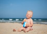 Ciri Sunscreen yang Aman untuk Kulit Bayi dan Anak