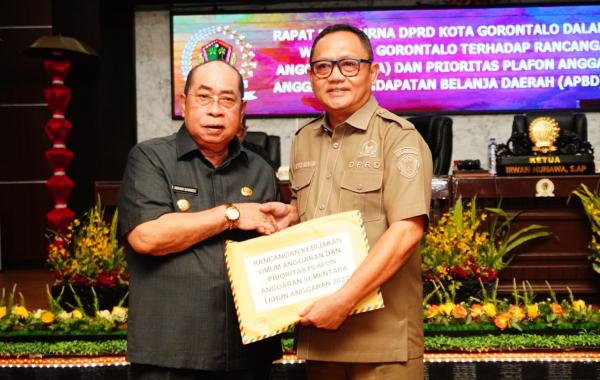 Adhan Pasang Target Ekonomi Tembus 5,9 Persen pada 2027