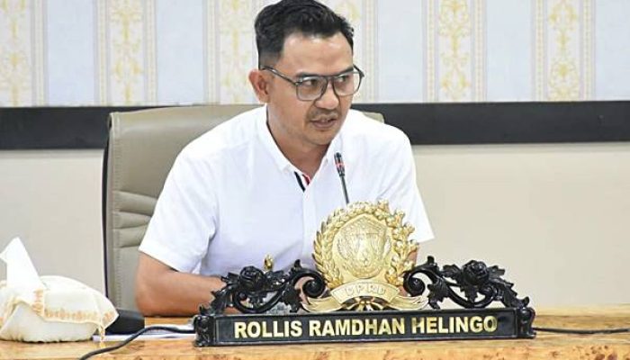 Aleg Dekot Soroti Kabel dan Tiang Menumpuk di Kota Gorontalo