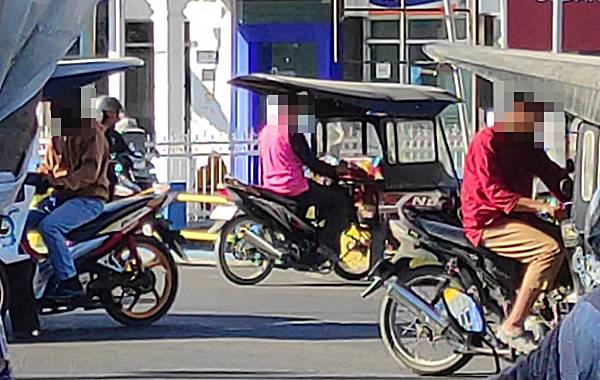 Helm Digantung, Nyawa Jadi Taruhan