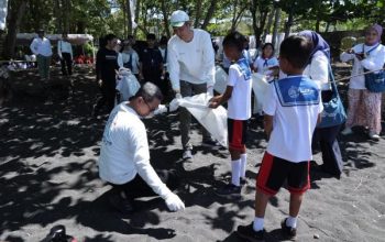 PTK Gandeng Masyarakat Jaga Kebersihan Pantai Tangkoko di Bitung