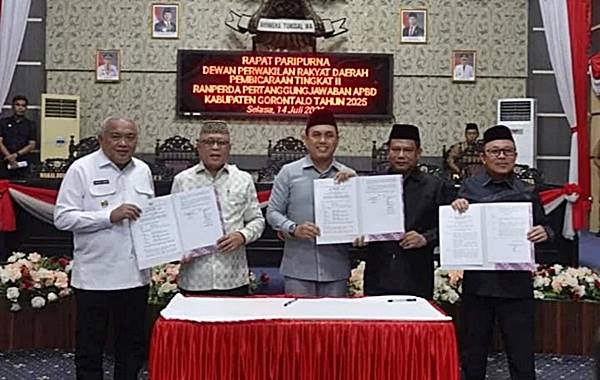Ranperda Pertanggungjawaban APBD 2025 Disetujui, Bupati Sofyan_ Masukan Fraksi Jadi Bahan Evaluasi