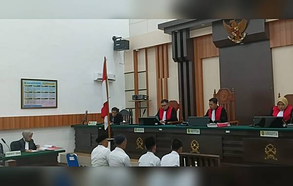 Sidang Perdana Kasus PETI Saripi Digelar, 10 Terdakwa Akui Dakwaan Jaksa