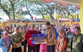 Pemprov Kucurkan Bantuan UMKM Rp987,5 Juta, Dorong Pelaku Usaha Naik Kelas