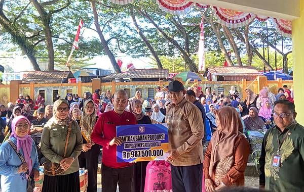 Pemprov Kucurkan Bantuan UMKM Rp987,5 Juta, Dorong Pelaku Usaha Naik Kelas