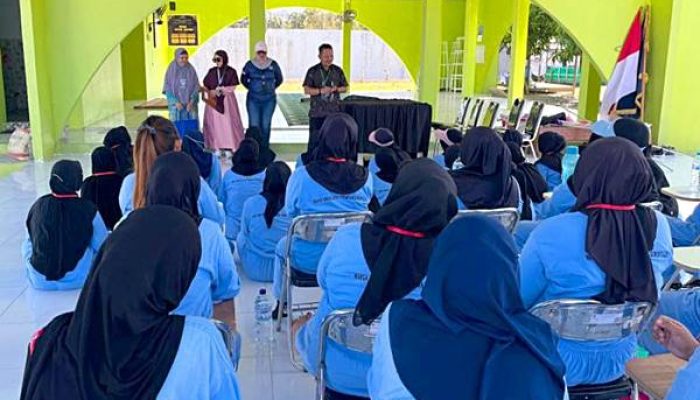 Pusling Dinas Arpus Sambangi Lapas Perempuan, Literasi Jadi Bekal Warga Binaan