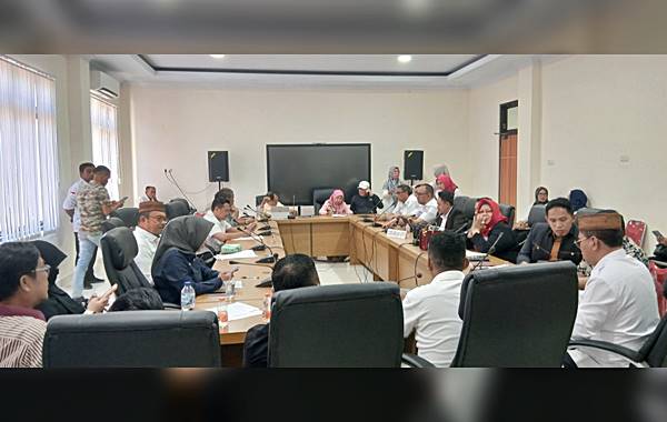 RDP Penonaktifan Kades Toto Utara Digelar Tertutup, DPRD Dorong Rekonsiliasi
